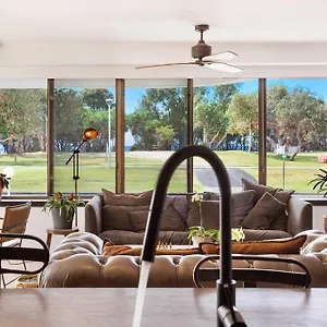 Byron Pacific - On Clarkes Beach Aparthotel Byron Bay
